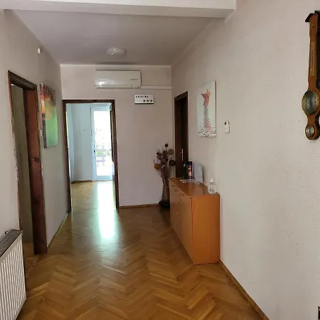 Bojan شقة إيزولا