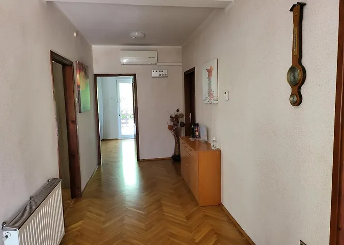 Bojan شقة إيزولا